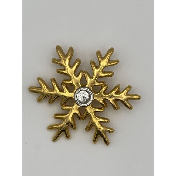 2" Snowflake Brooch Gold Tone Clear Crystal Rhinestone Center Holidays - Picture 1 of 9